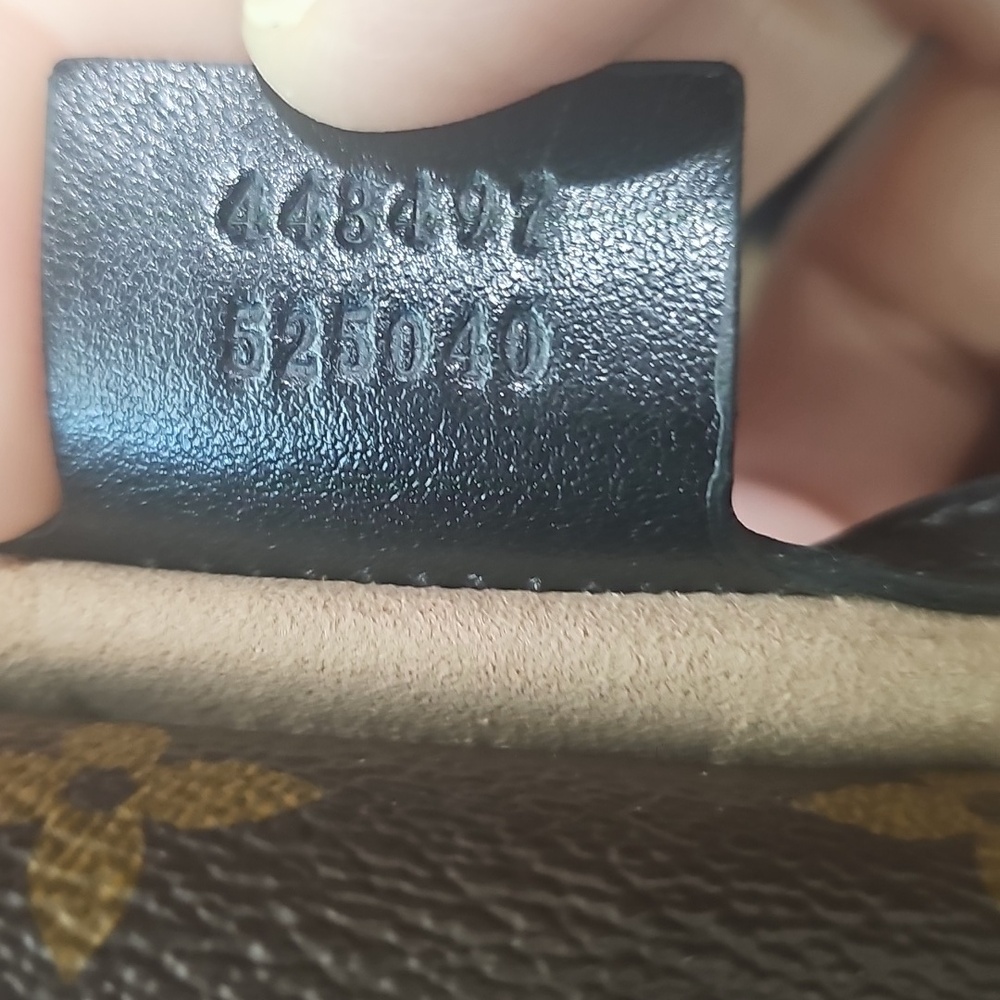 Gucci Black Matelassé Leather Shoulder Bag with Gold Hardware - Picture 11 of 11